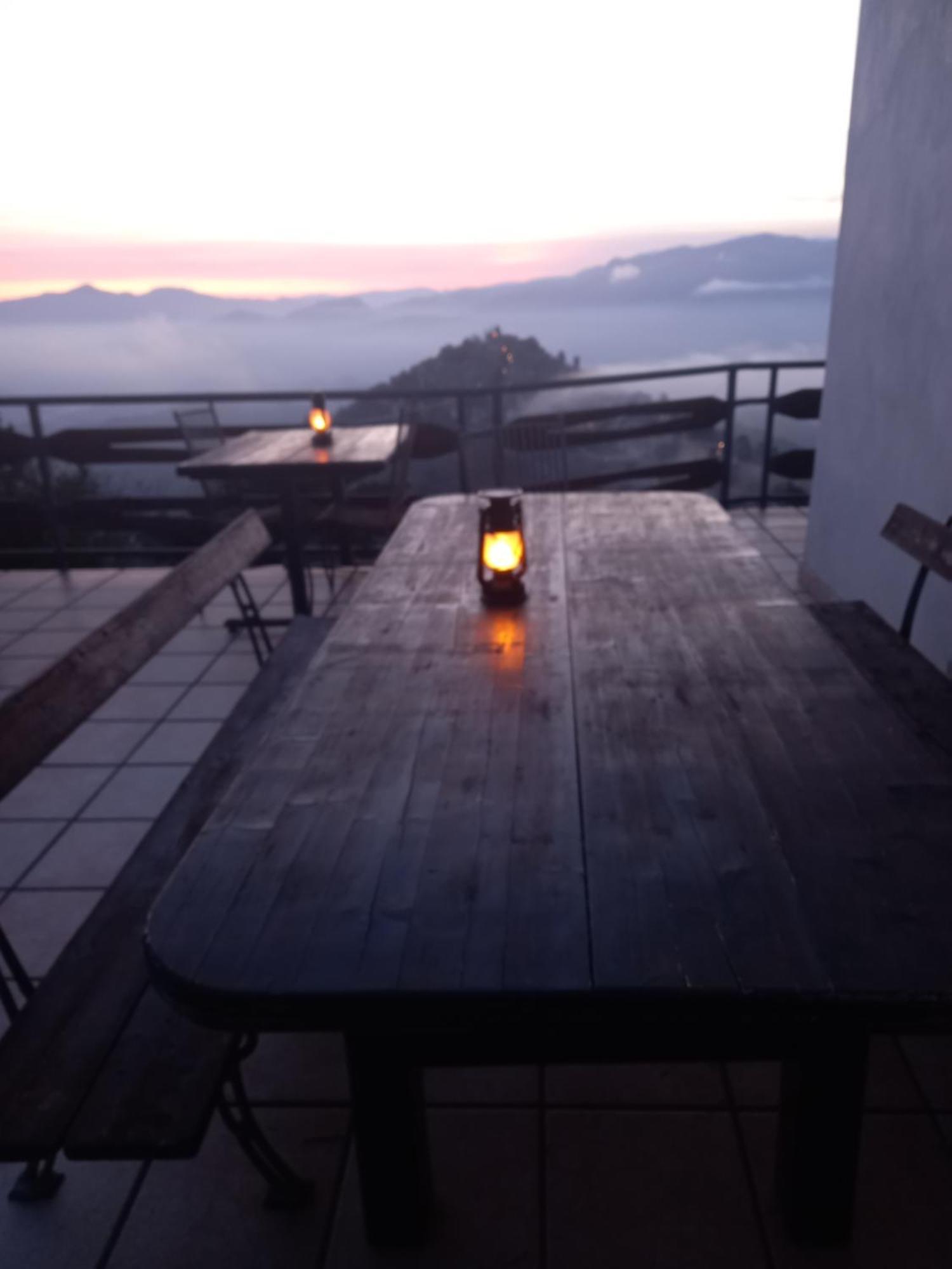 B&B Le Camelie Del Bosco Baiardo ภายนอก รูปภาพ