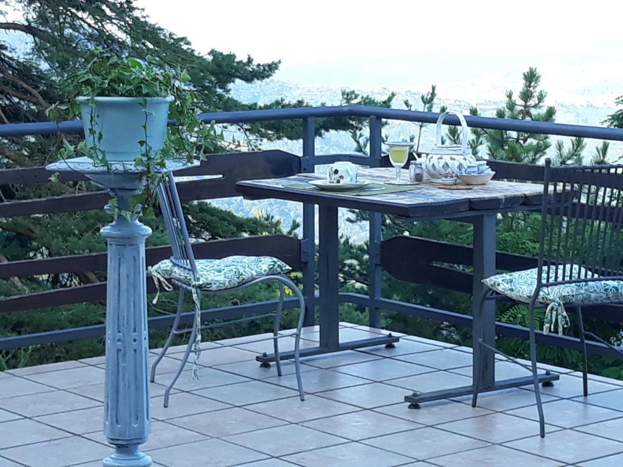 B&B Le Camelie Del Bosco Baiardo ภายนอก รูปภาพ