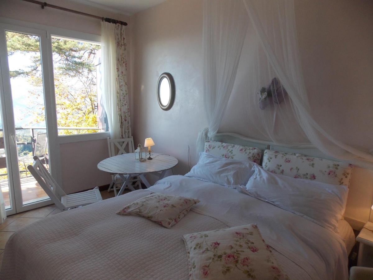 B&B Le Camelie Del Bosco Baiardo ภายนอก รูปภาพ