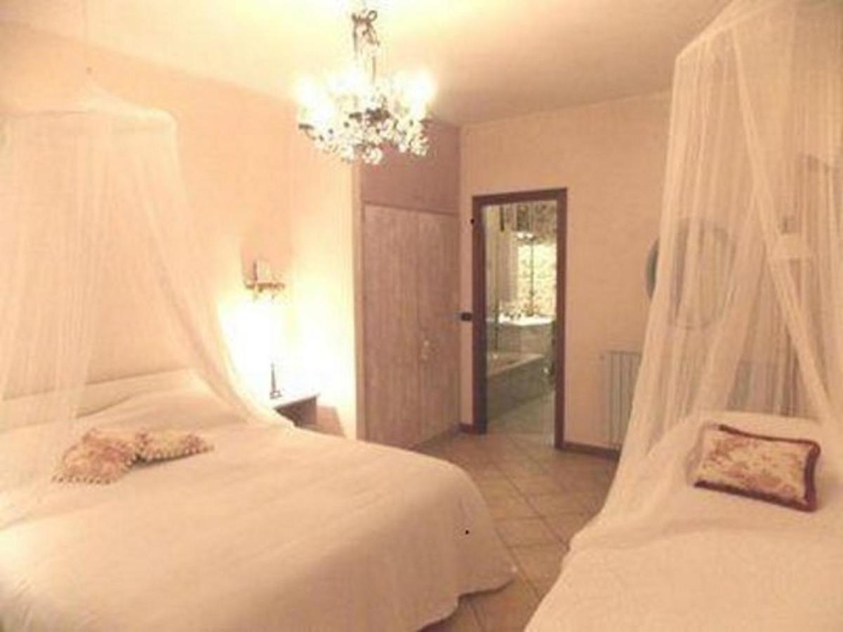 B&B Le Camelie Del Bosco Baiardo ภายนอก รูปภาพ